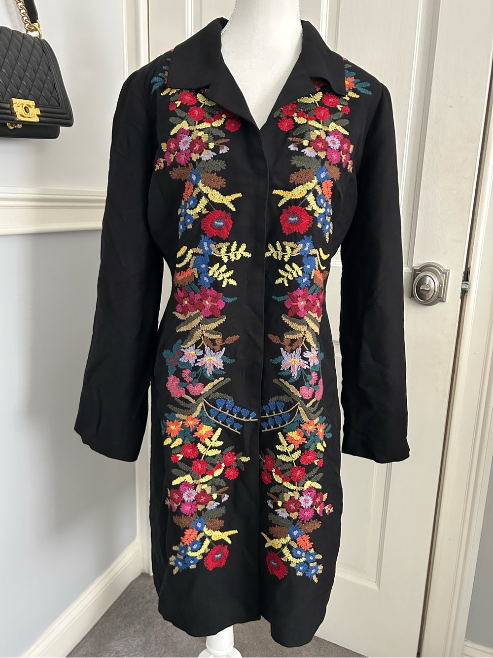 Johnny Was Silk Long-Sleeve Dress Jacket with Floral Embroidery. Size Small